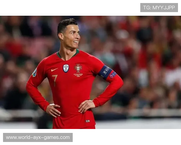 C罗表态：无论替补或首发，我都会全力以赴：位足球巨星的职业精神洗礼