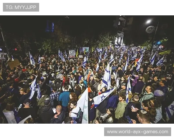 里斯合同谈判引发球迷抗议，足球世界的“信任危机”何去何从？