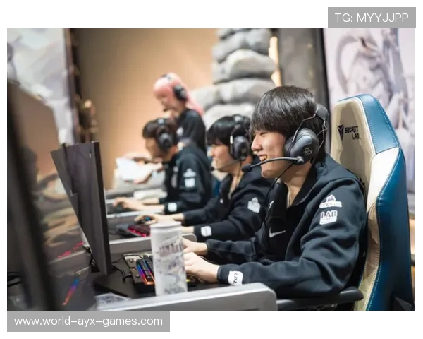 韩援市场被哄抢:顶级上单、野辅成竞价焦点 韩援市场被哄抢:顶级上单、野辅成竞价焦点